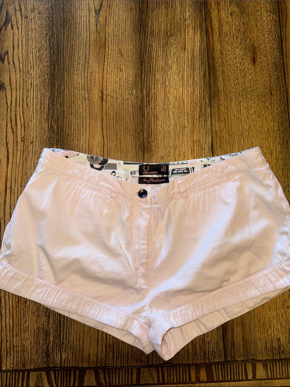 Fred Perry Amy Winehouse Jukebox Light Pink High-Waist Cotton Shorts